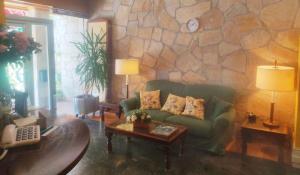 Habitación triple con bañera y terraza HOTEL SUITE MIOÑO