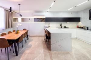 Apartament w centrum - duplex penthouse in the centre with terrace and air conditioning