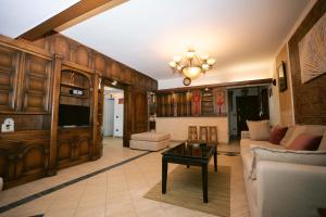 Art-Deco inspired 2BDR apt 10min from CAI airport