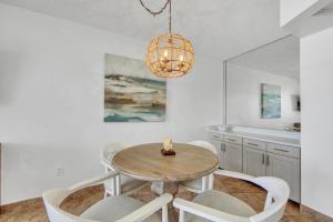 Edgewater Tower 2-805