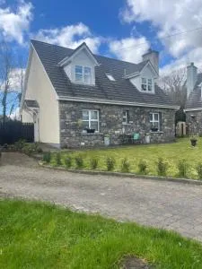 Cozy Holiday Home in the Scenic Glen of Aherlow - Imleach