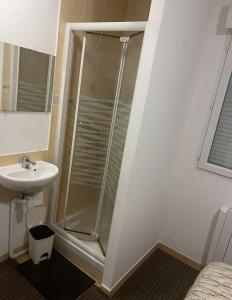 Hotels Le Manteau Bleu : photos des chambres