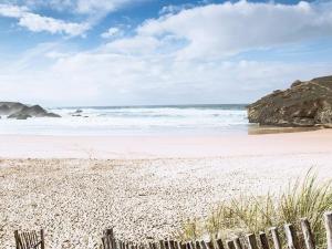 Maisons de vacances Maison Charme 3 Chambres, Grand Jardin Paysage, Proche Le Palais, Ideale Famille - FR-1-418-15 : Maison de Vacances (6 Adultes)