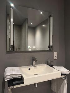 Hotels Hotel et restaurant Le Clos De La Prairie : Chambre Double avec Terrasse