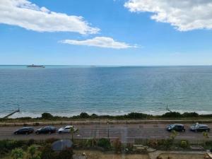 Carlton Club Apartments East Overcliff