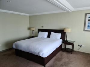 Carlton Club Apartments East Overcliff