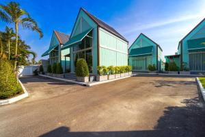 Beautiful new 7 Bedroom Villa Resort - CT7