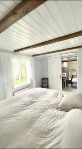 Charming Bohuslän Cottage with Nature Views