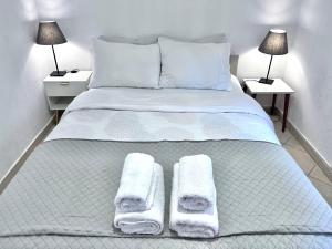 SUNNY 2, Two-bedroom house with parking