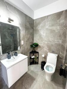 Horizon Gateway 1B, Paphos, Pool