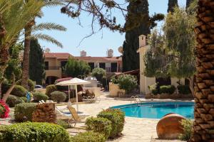 Horizon Gateway 1B, Paphos, Pool