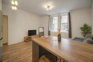 Cannes hyper centre quartier historique du suquet -palais-croisette