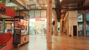 F1-21-14 Luminous1BR Tamarind WiFi Netflix FreeParking