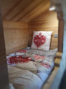 CHALET COSY A LA MONTAGNE AVEC SAUNA TONNEAU situé à St Laurent en Grandvaux - Proche lacs cascades et pistes de ski