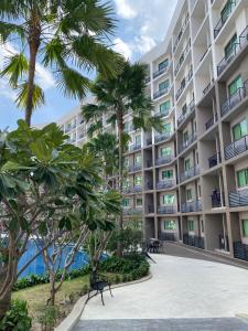 Condo With Nice Pool
