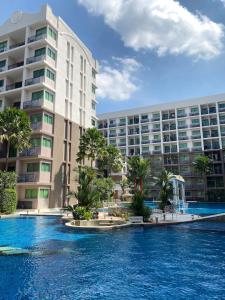 Condo With Nice Pool