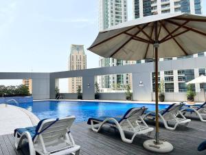 Luxury Modern Studio in Dubai Marina with Sea View