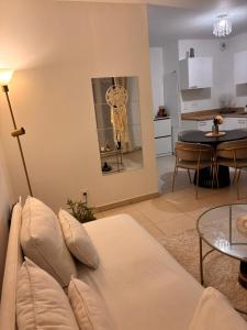 Cosy T2 neuf avec balcon Tram L5 au pied de la résidence Centre & plages