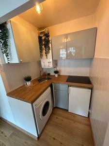 Bohemian studio in Menton close to sea with parking