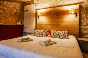 Maisons de vacances Le Mas du Bout : Chambre Double - Vue sur Jardin