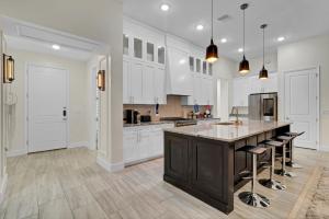 SpaceX BY R5 Shared Bath