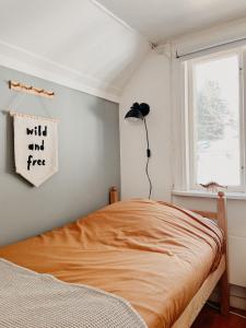 Charming house with wood stove near lake