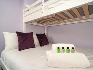 Charming Family House in Rosewell - Pass the Keys