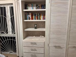 Golden Acre Beach Villa-2 mins walk - Alleynes Bay