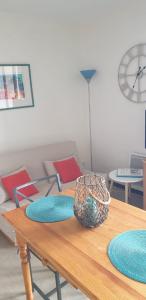 Appartements Agreable , frais oriente nord studio Gaelle wifi gd balcon vue superbe : photos des chambres