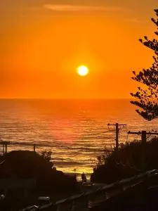 100m from the beach - The Wambi Getaway, Pet Friendly, 2BR Entire Apt with Large Backyard - Matcham