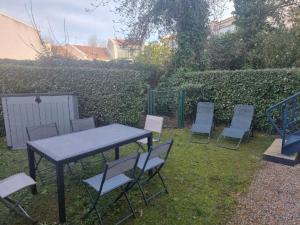 T3 au calme jardin piscine jusqu à 7 personnes