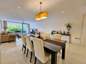 Stylish 2 Bedroom Apartment with pool access in Surin