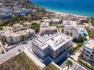 Porto de Mos 105 by Destination Algarve