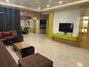 Rustic Retreat in Posh Area - Sānkchi