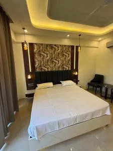 Snooze and Stay Omaxe Hazratganj - Nilmatha