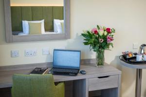 Standard Double Room room in Hellidon Lakes Hotel