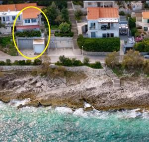 DIONIS Lovely beachfront house in Prigradica, Korcula island