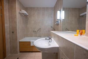 Superior Double Room room in Hellidon Lakes Hotel