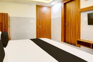 Hotel O Dev paradise