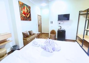 The 5 Inn - Pyramids