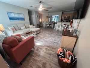 Friends with Friends at the Beach and a Pool