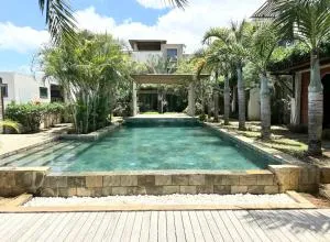 Stunning 3-Bedroom Apartment with Private Rooftop Terrace & Gorgeous Pool - Mon Vallon