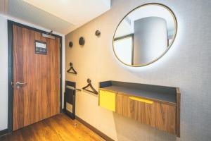 Cosy Twin without Window room in Point A Kensington Olympia