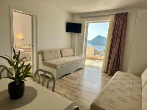 1 Bedroom Apartment - Sea View room in Hotel Apartments Panorama