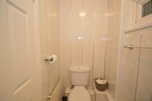 Abbot-4 Bdrm 5 beds Sleeps 7 Ideal 4 Contractors