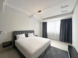 Vue Mer Sur la Corniche de tanger Ensoleillé 003