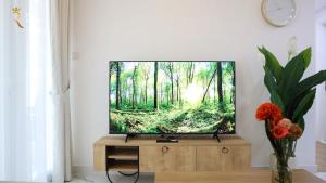 Azure Serenity 1BR - Chic Coastal Escape