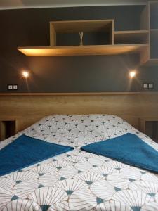 Tentes de luxe Mobile home cosy 6 personnes! : photos des chambres