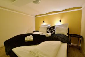 Standard Apartment by Hi5- Apartment in Central