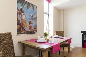 Trendy Spacious 1 Bedroom Flat